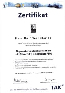 Zertifikat eines Kfz-Gutachters zur Reparaturkostenkalkulation für Unfall- und Fahrzeugschäden.