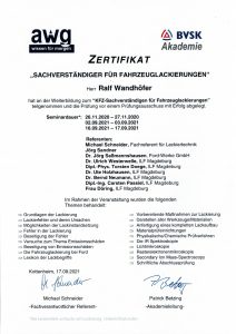 Zertifikate eines qualifizierten Kfz-Gutachters: Bestätigung der Fachkompetenz für präzise Fahrzeugbewertung und Gutachten.