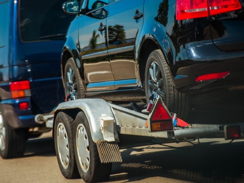 Unfall mit einem Anhaenger in Bottrop.
